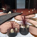 Jardin minéral acier, graviers, bambou laqué, béton lazuré - showroom publique