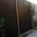 Habillage mur extérieur, bambous tressés teinté marron